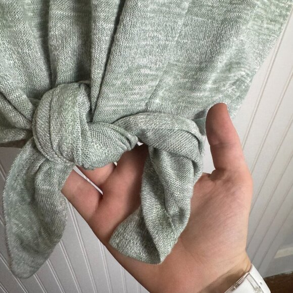 Umgee Lightweight Green Short Sleeve Sweater Knot Front N7 - Picture 3 of 5